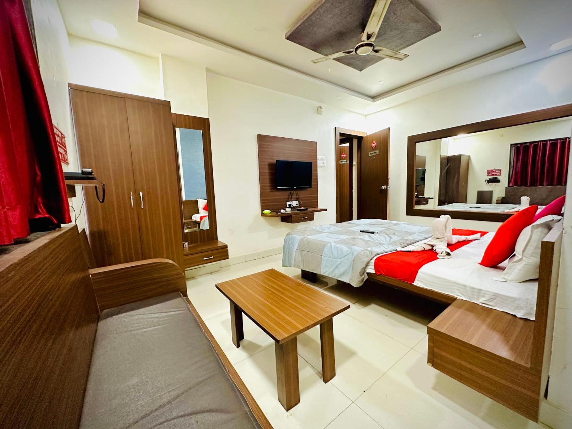 Hotel Sawai Executive Jadhavwadi Екстериор снимка