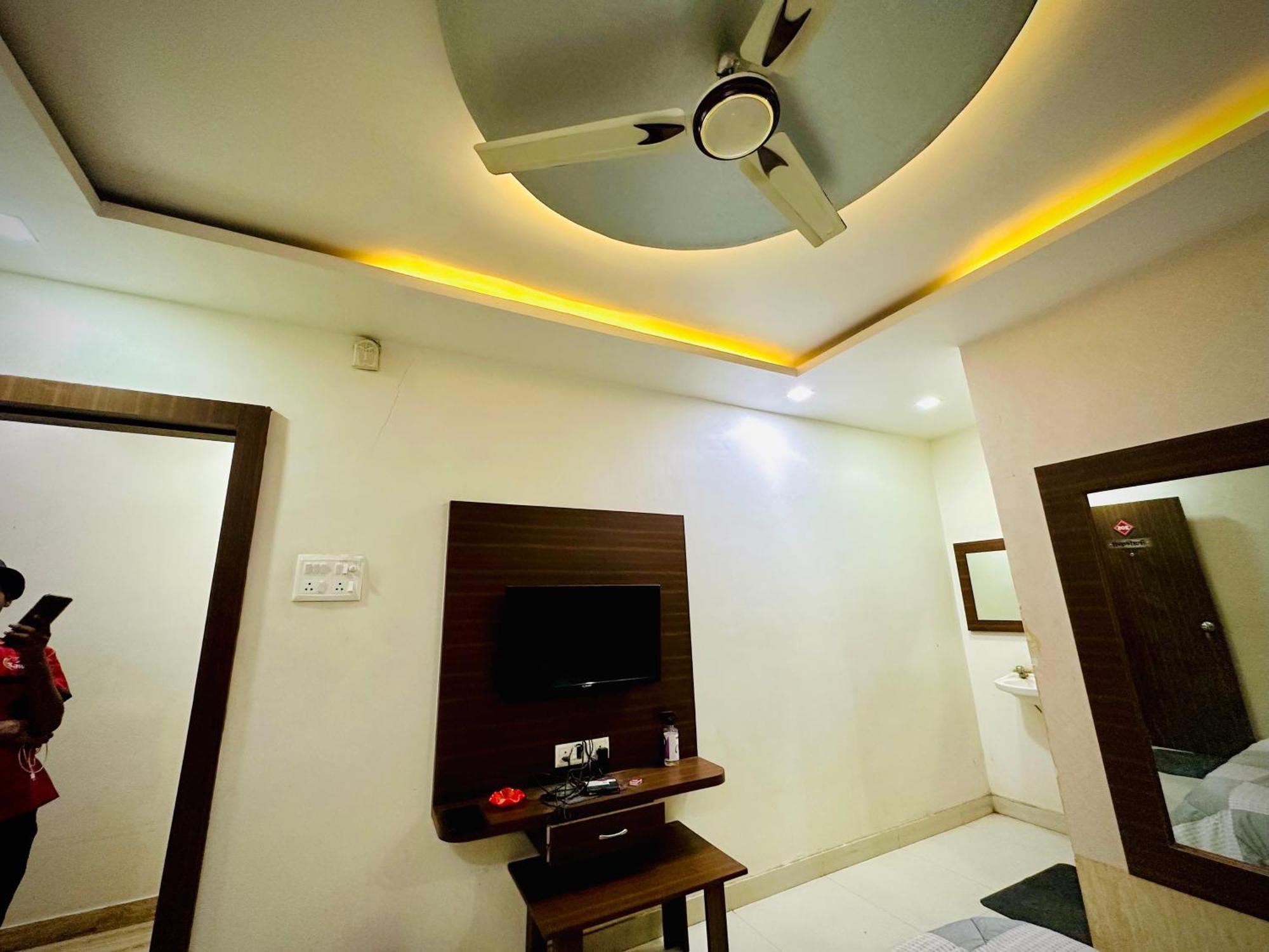 Hotel Sawai Executive Jadhavwadi Екстериор снимка