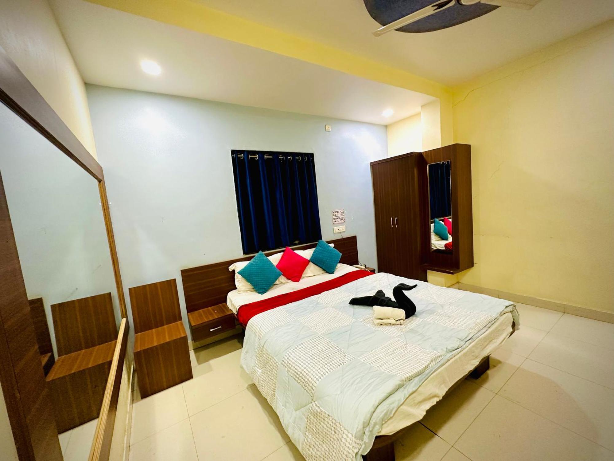 Hotel Sawai Executive Jadhavwadi Екстериор снимка