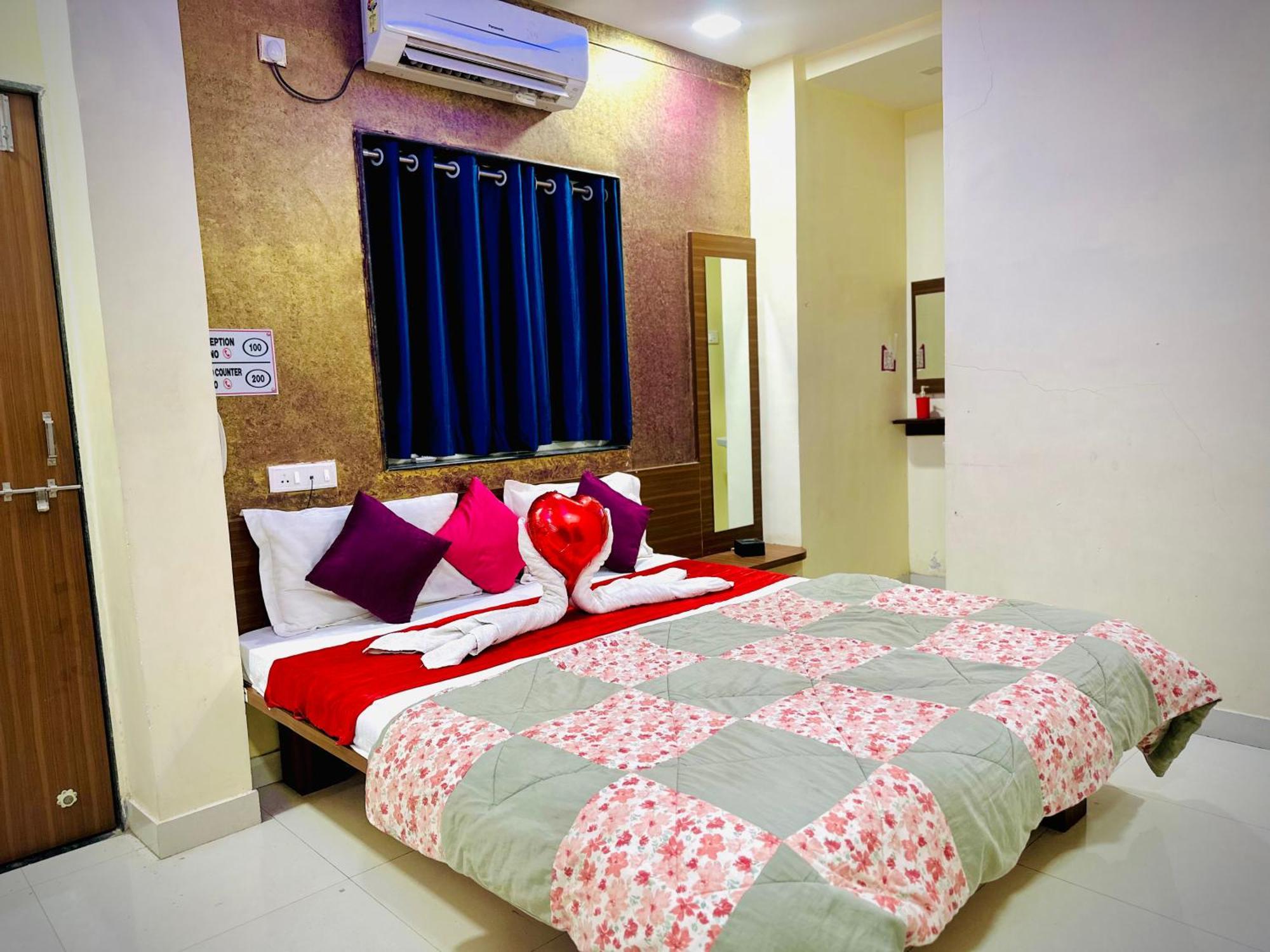 Hotel Sawai Executive Jadhavwadi Екстериор снимка