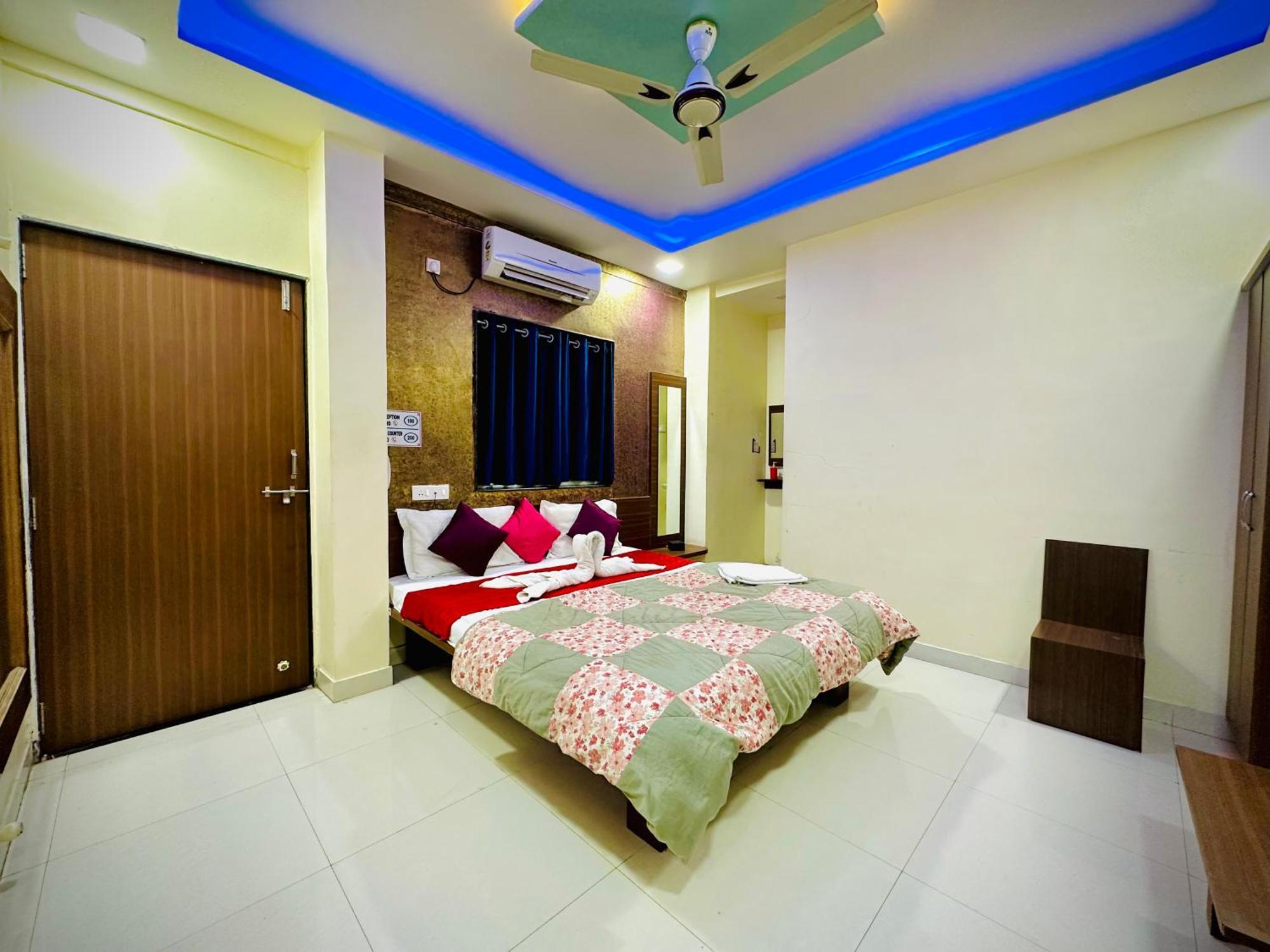 Hotel Sawai Executive Jadhavwadi Екстериор снимка