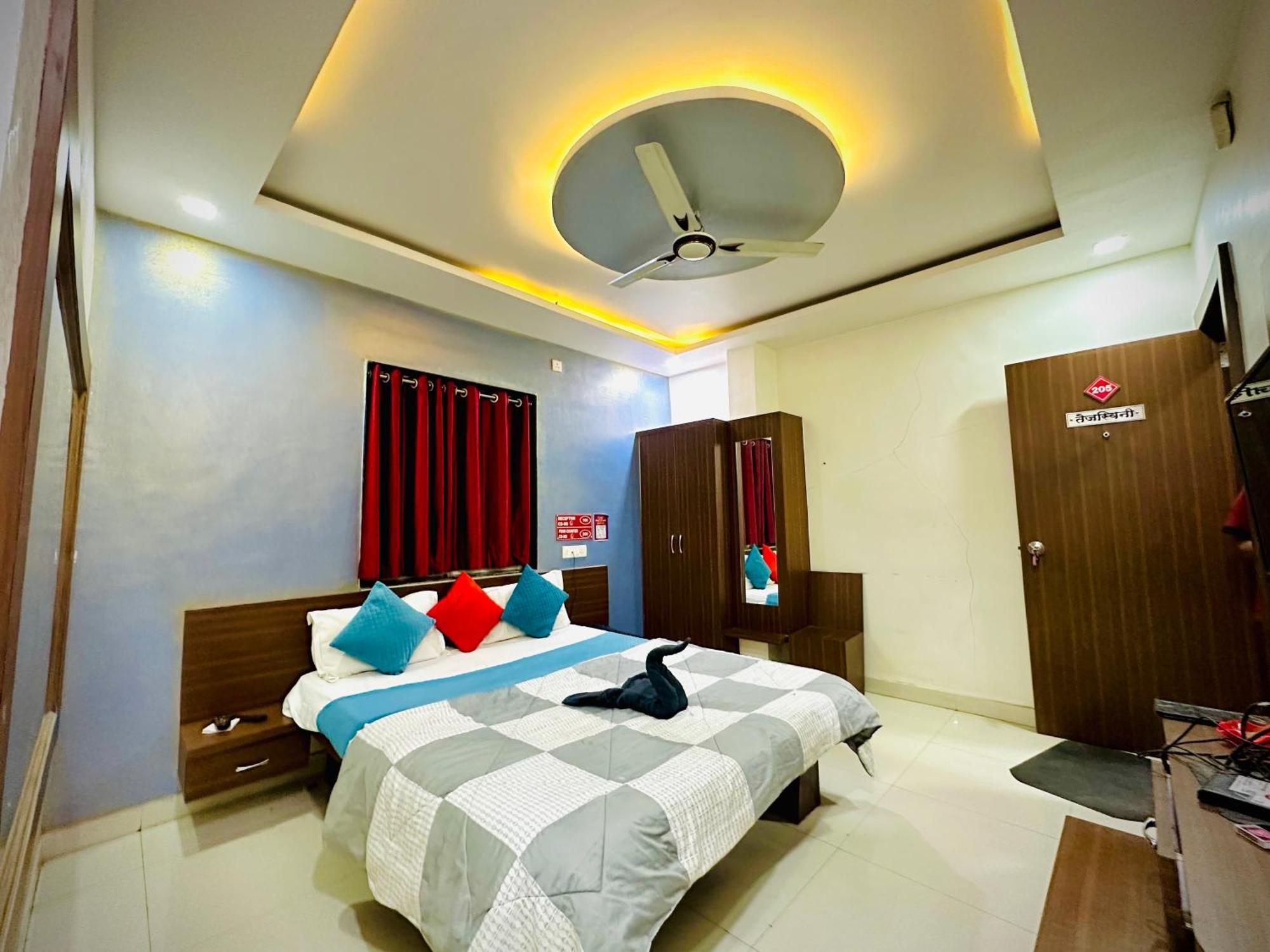 Hotel Sawai Executive Jadhavwadi Екстериор снимка