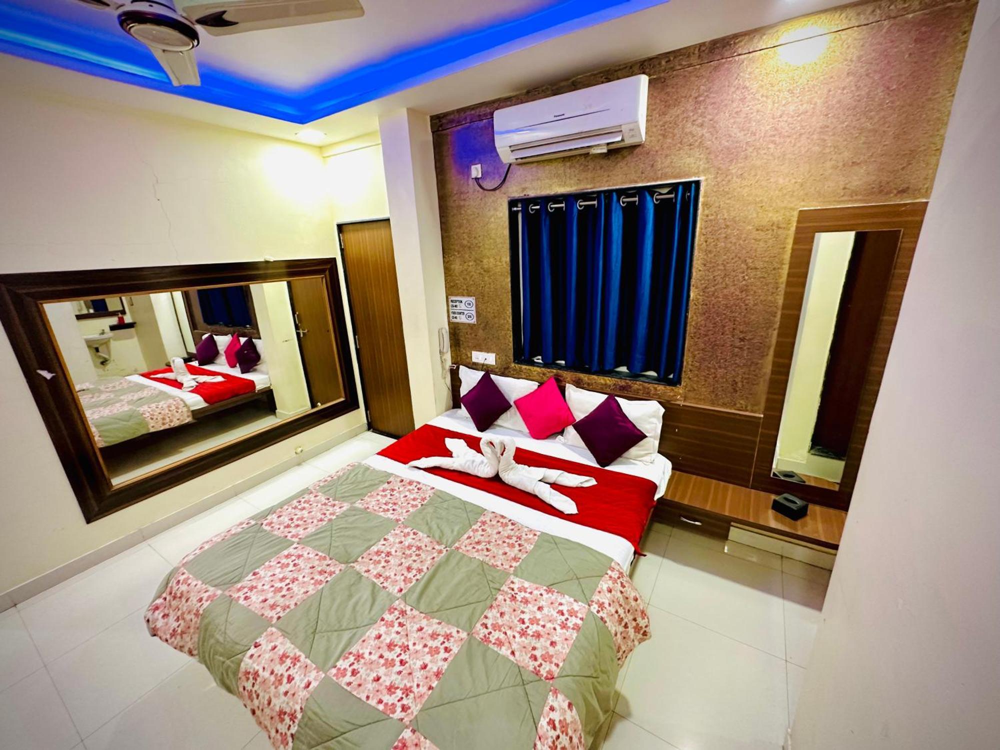 Hotel Sawai Executive Jadhavwadi Екстериор снимка