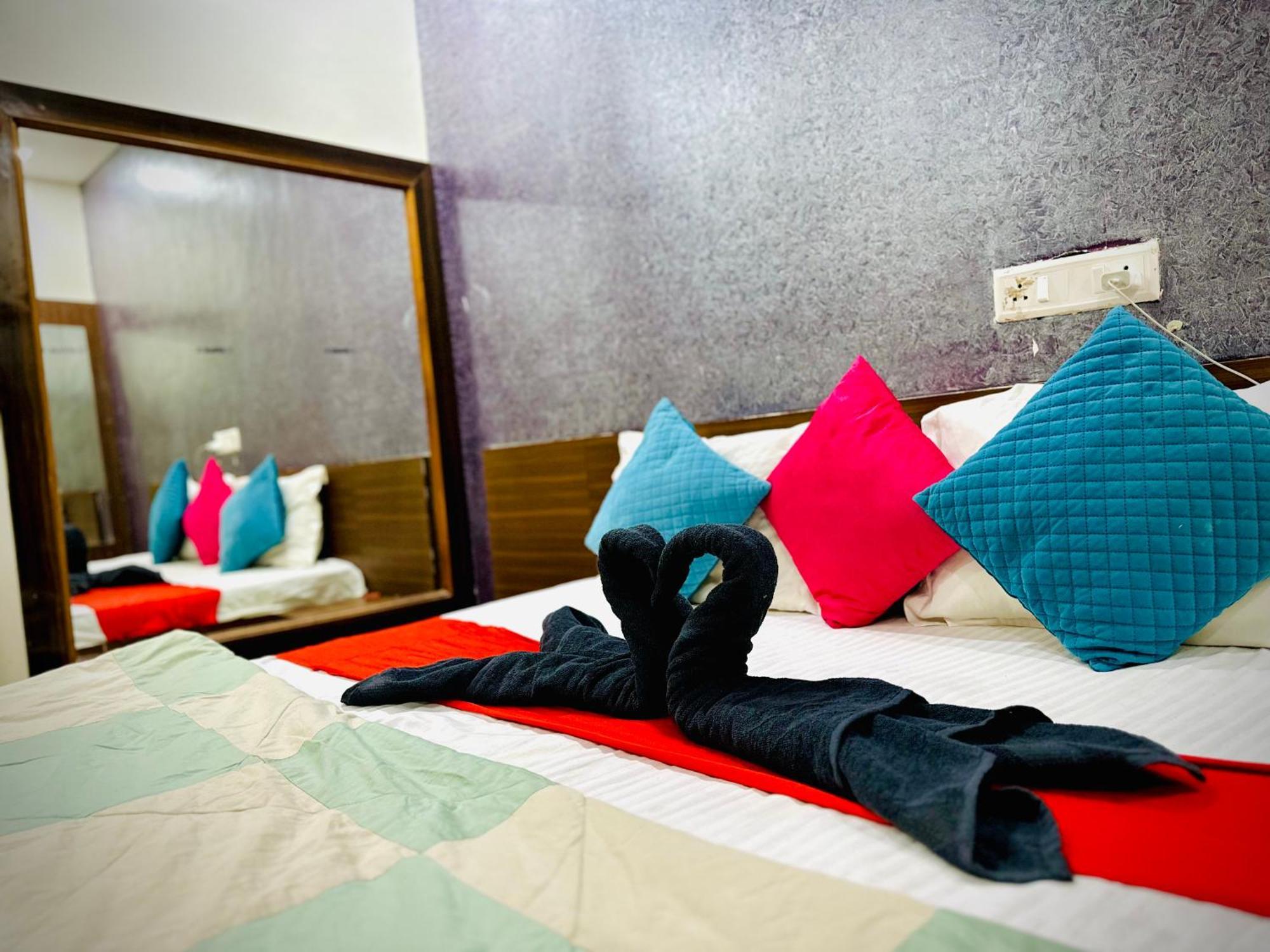 Hotel Sawai Executive Jadhavwadi Екстериор снимка